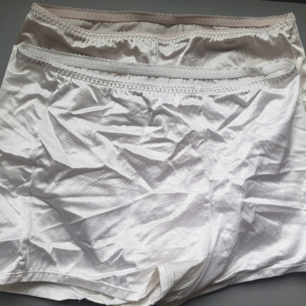 White/Cream Vassarette Smoothing Shaping Panties XL/L Set of Two